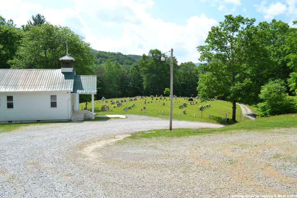 Scott Co, TN Bull Creek Cemetery at Bull Creek
